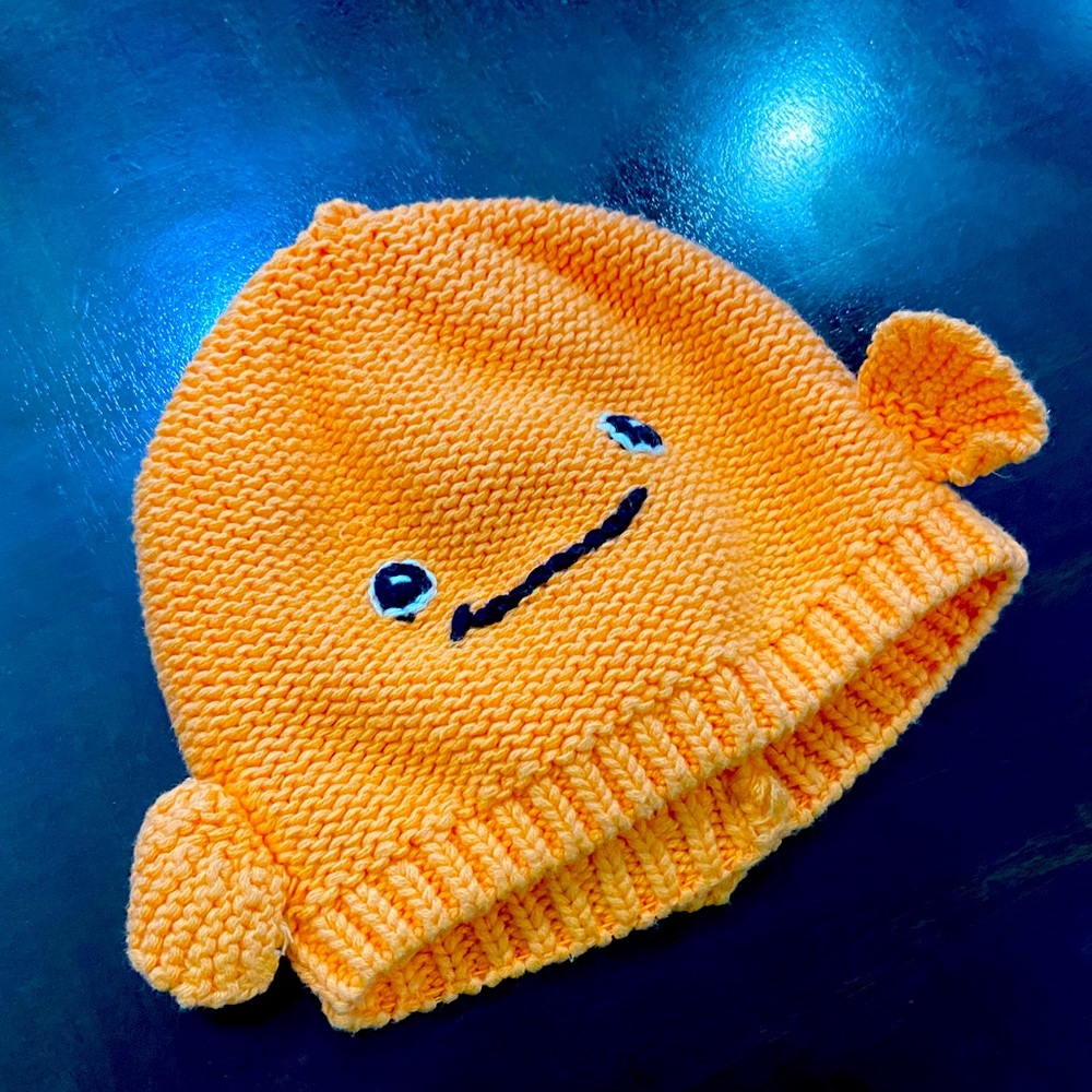 Fish 🐟 🐠 Infant Hat Icy Orange Size 12-18 M
